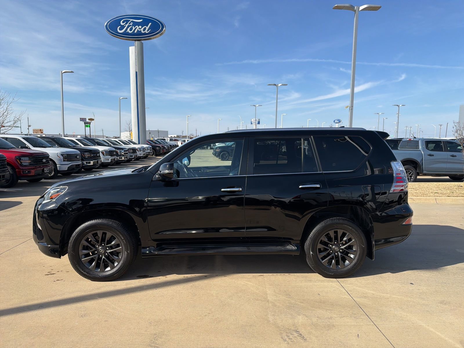 Used 2021 Lexus GX 460 Premium w/ Premium Package image 2