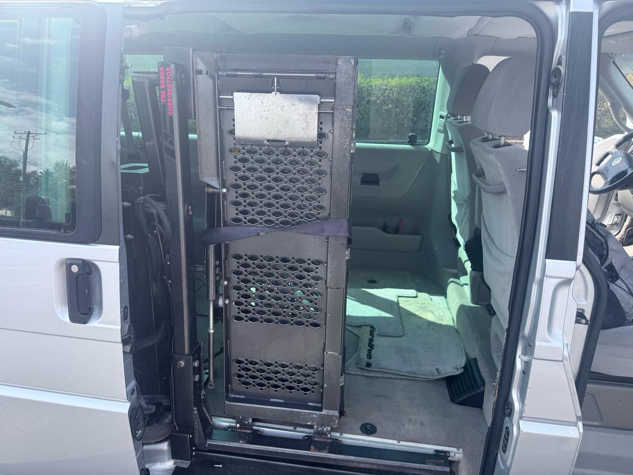 Used 2002 Volkswagen Eurovan GLS FWD image 9