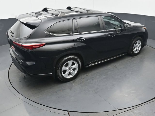Used 2023 Toyota Highlander LE AWD/4WD image 41
