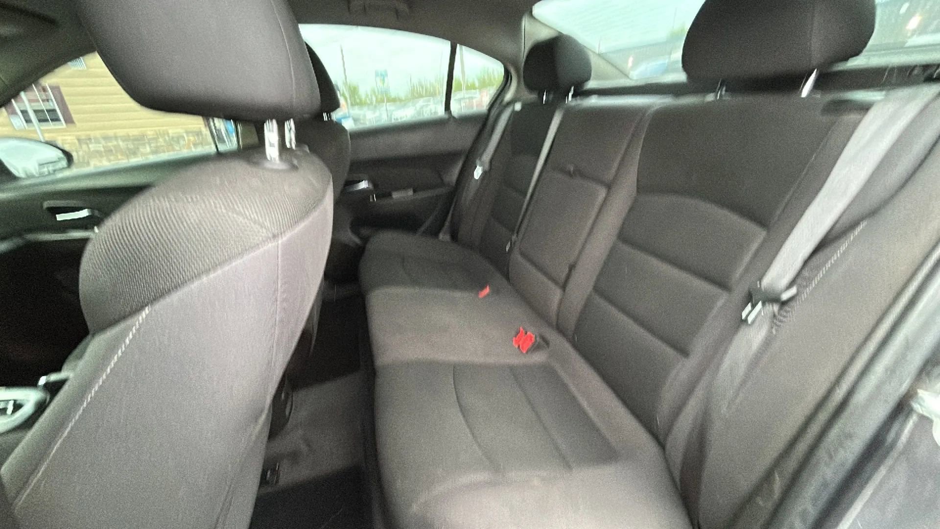 Used 2016 Chevrolet Cruze LT image 6