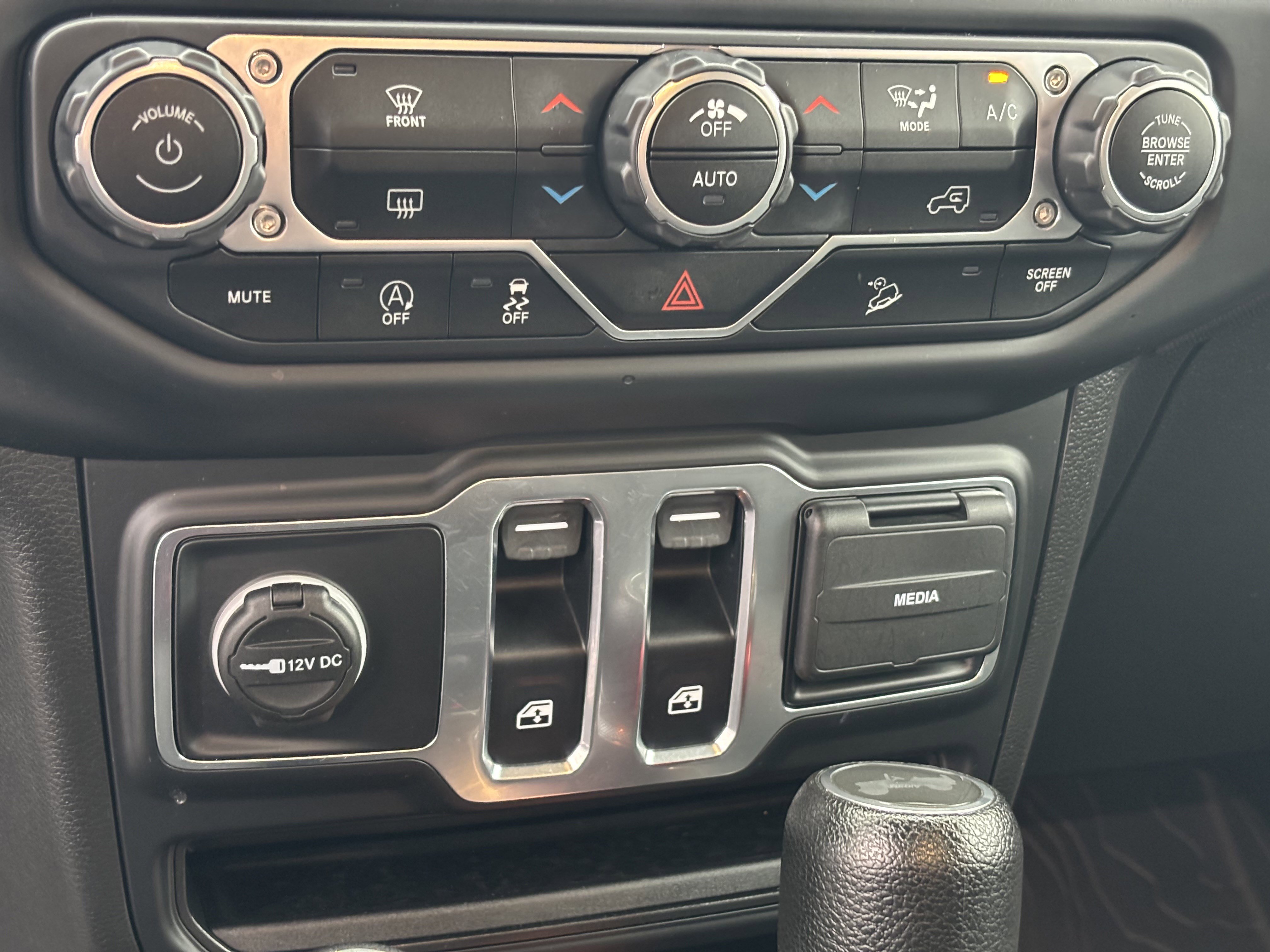 Used 2021 Jeep Wrangler Sport S image 18