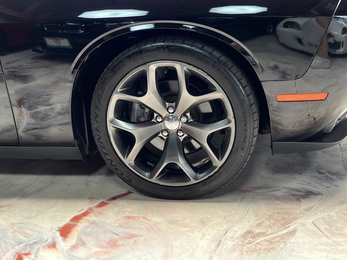 Used 2015 Dodge Challenger SXT Plus RWD image 33