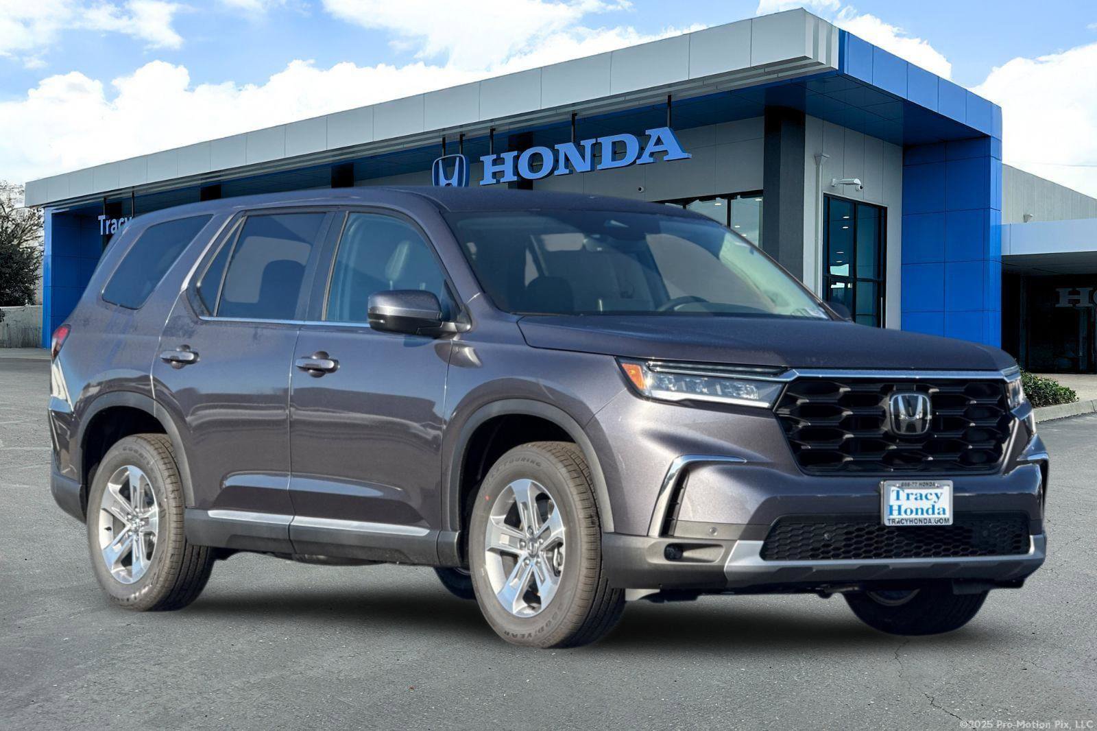 New 2025 Honda Pilot EX-L image 2