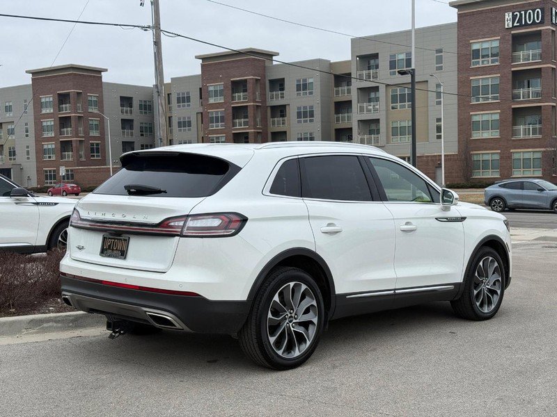 Used 2023 Lincoln Nautilus Reserve image 3