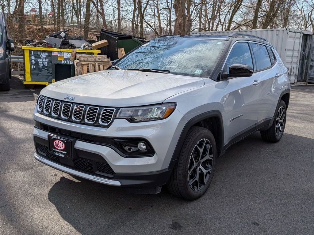 Used 2025 Jeep Compass Limited w/ Sun & Sound Group image 8