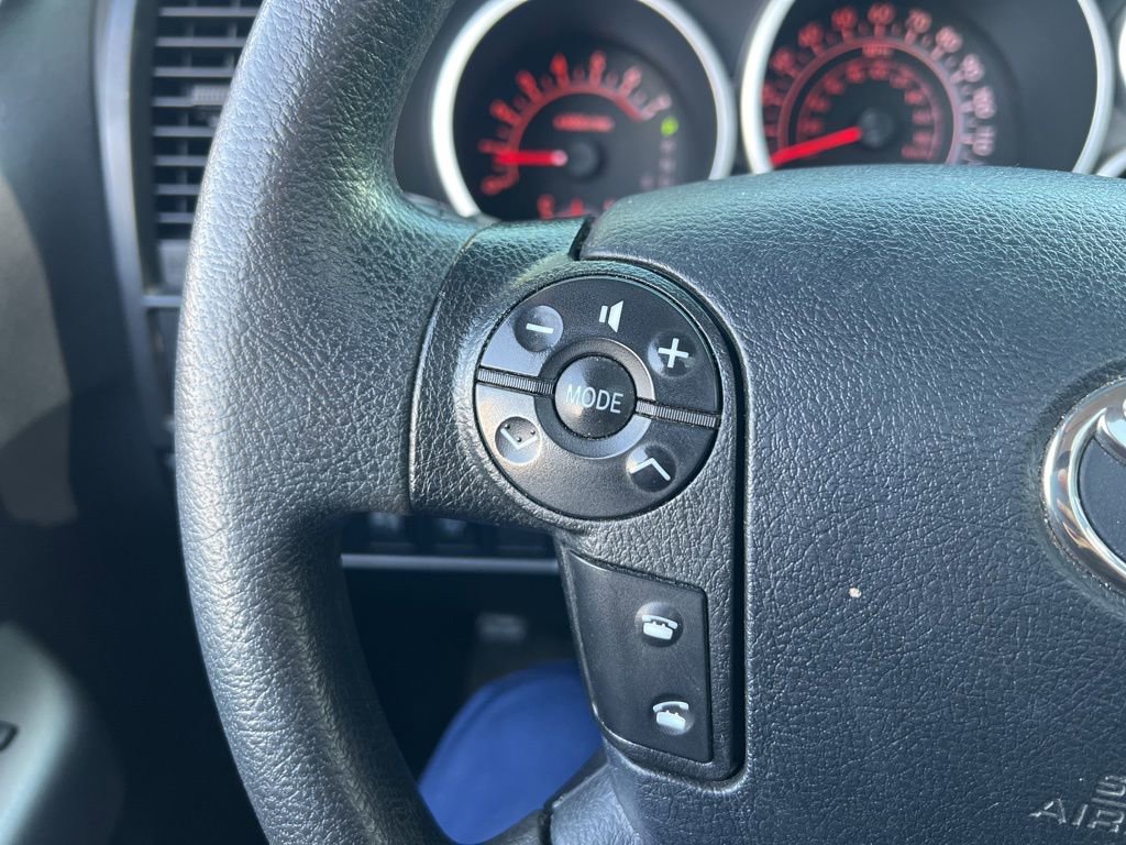 Used 2012 Toyota Tundra 4x4 CrewMax image 19