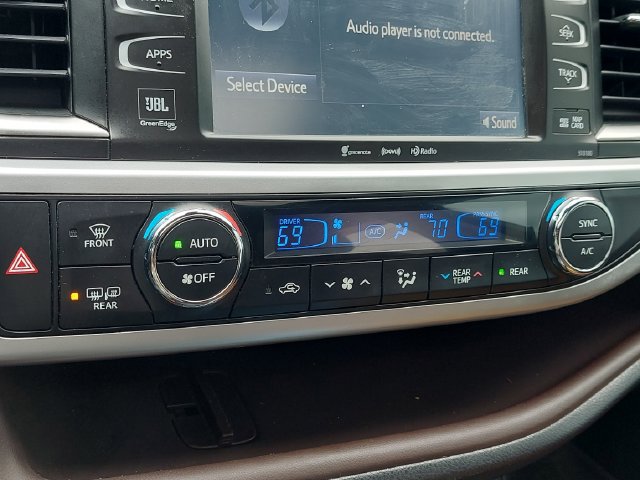 Used 2017 Toyota Highlander Limited AWD/4WD image 48