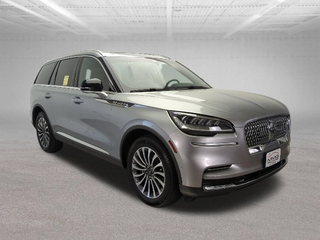 Used 2024 Lincoln Aviator Reserve w/ Equipment Group 201A AWD/4WD image 8