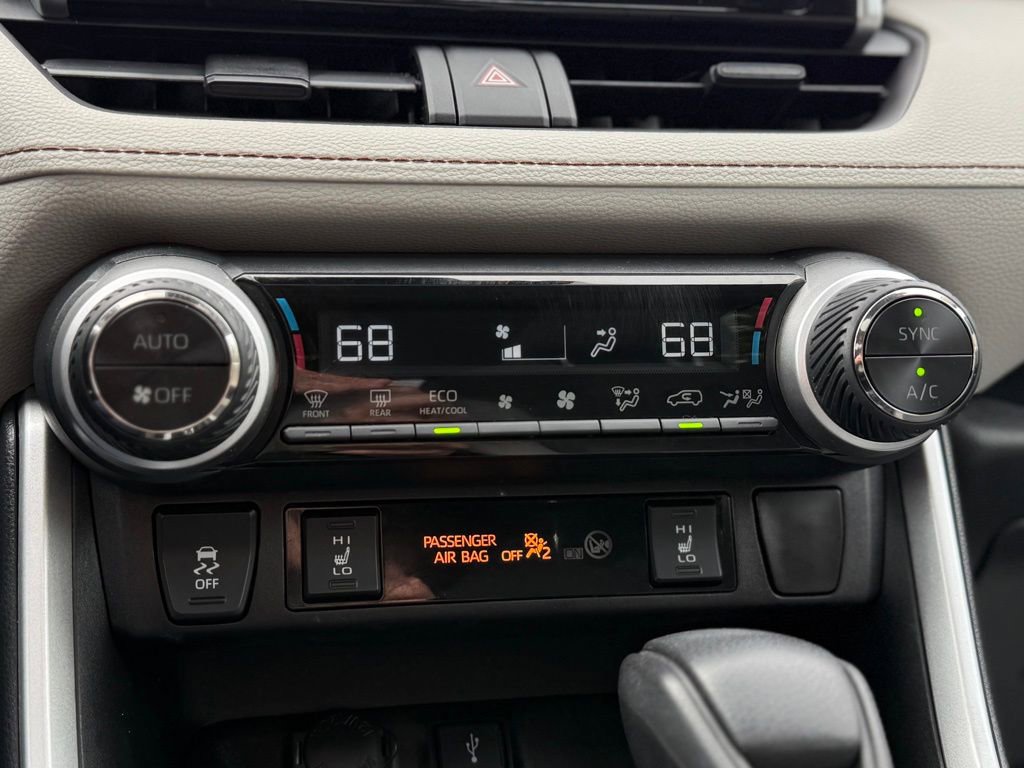 Used 2020 Toyota RAV4 XLE image 13