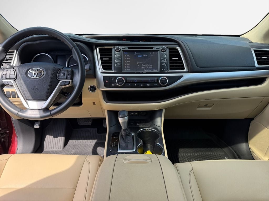 Certified 2019 Toyota Highlander XLE AWD/4WD image 16