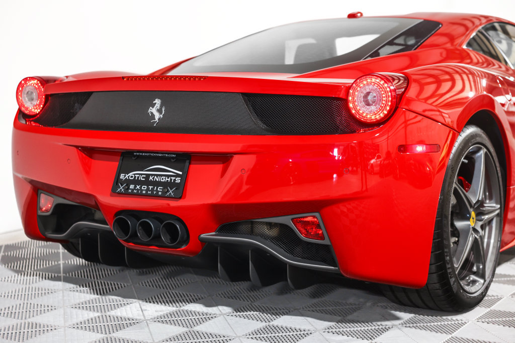 Used 2014 Ferrari 458 Italia Coupe RWD image 10