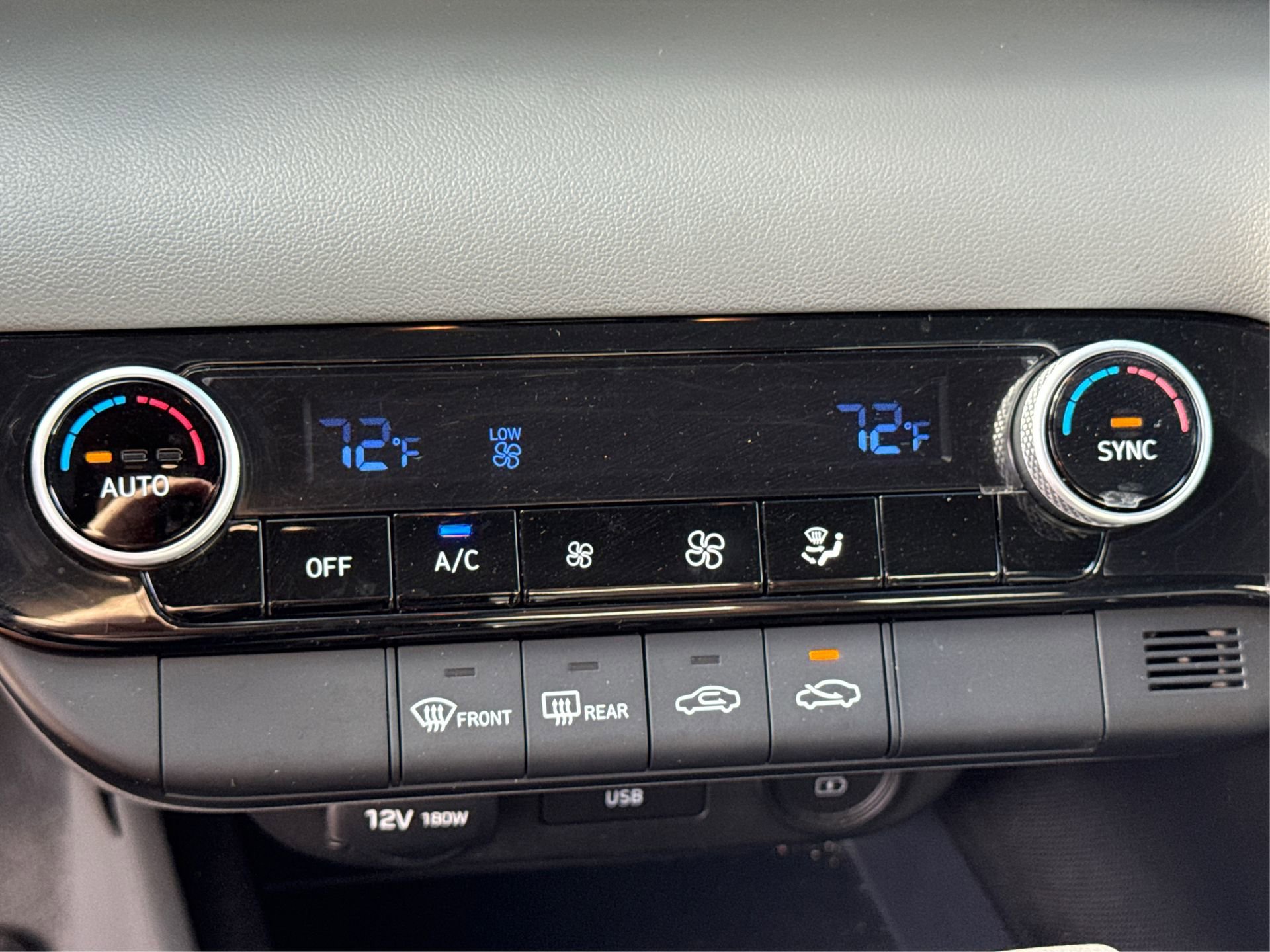 Used 2023 Hyundai Elantra SEL w/ Cargo Package image 30