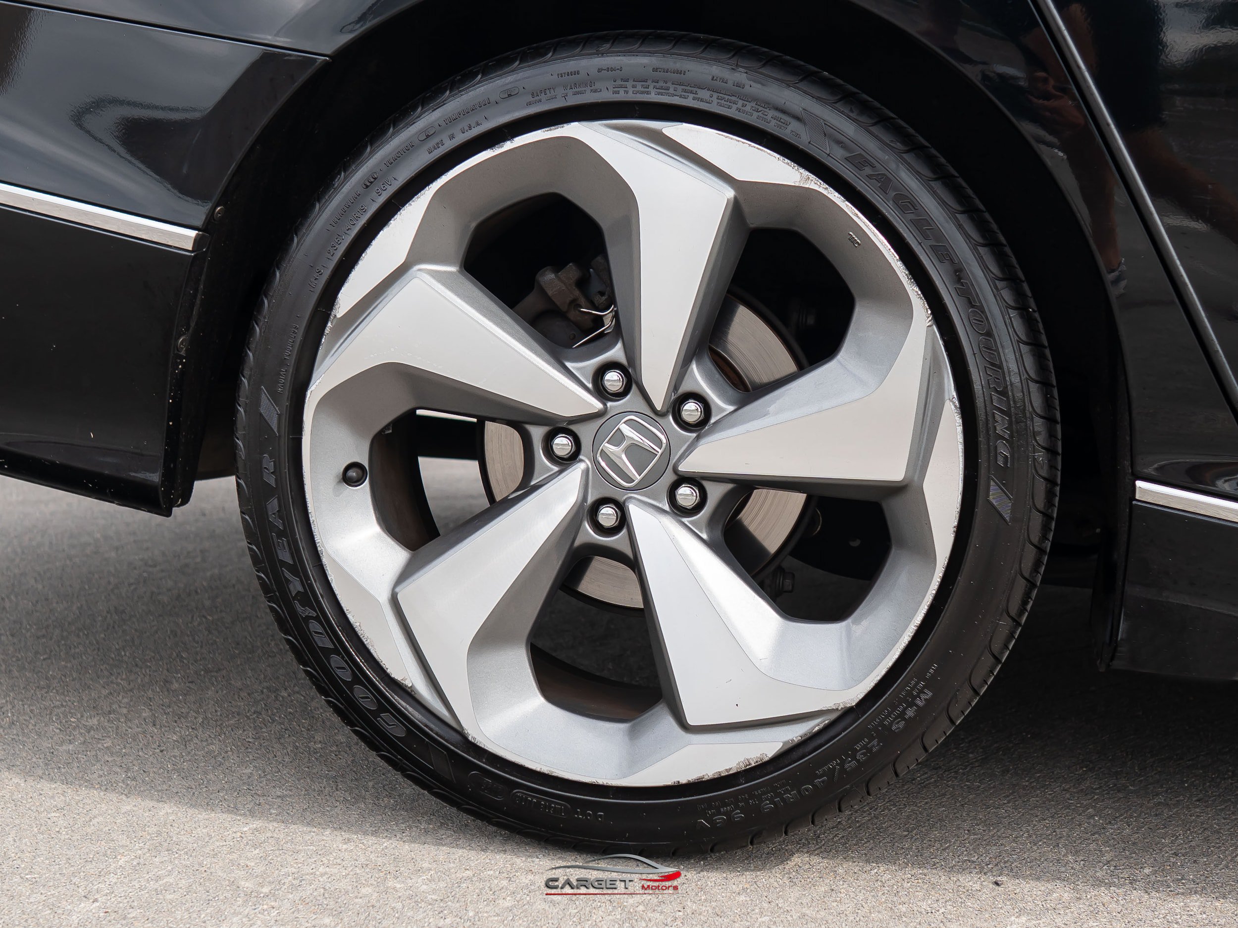 Used 2018 Honda Accord Touring image 10