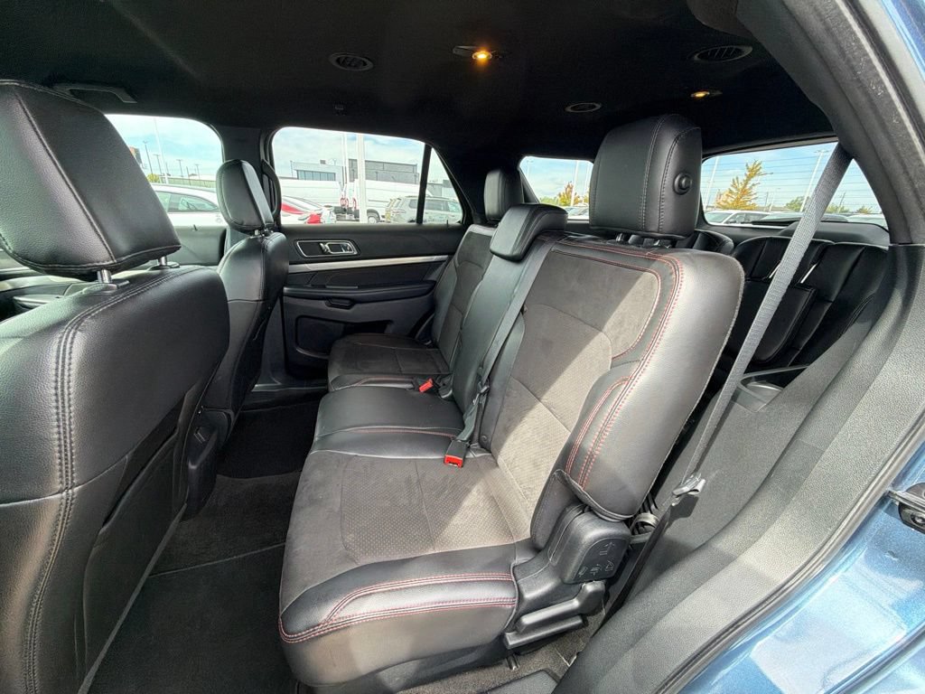 Used 2018 Ford Explorer XLT w/ Equipment Group 202A FWD image 26