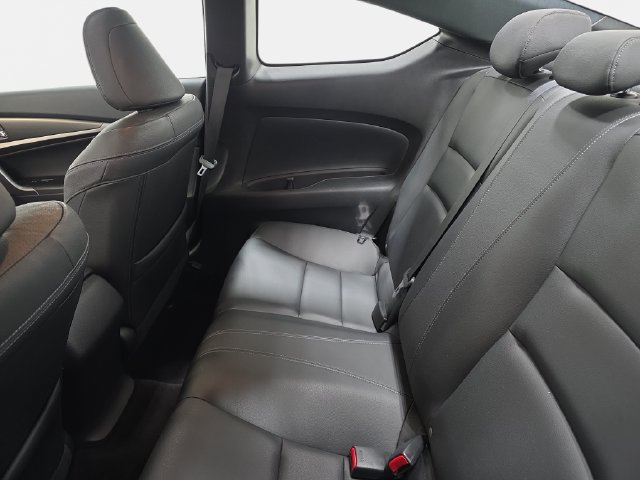Used 2017 Honda Accord Touring image 12