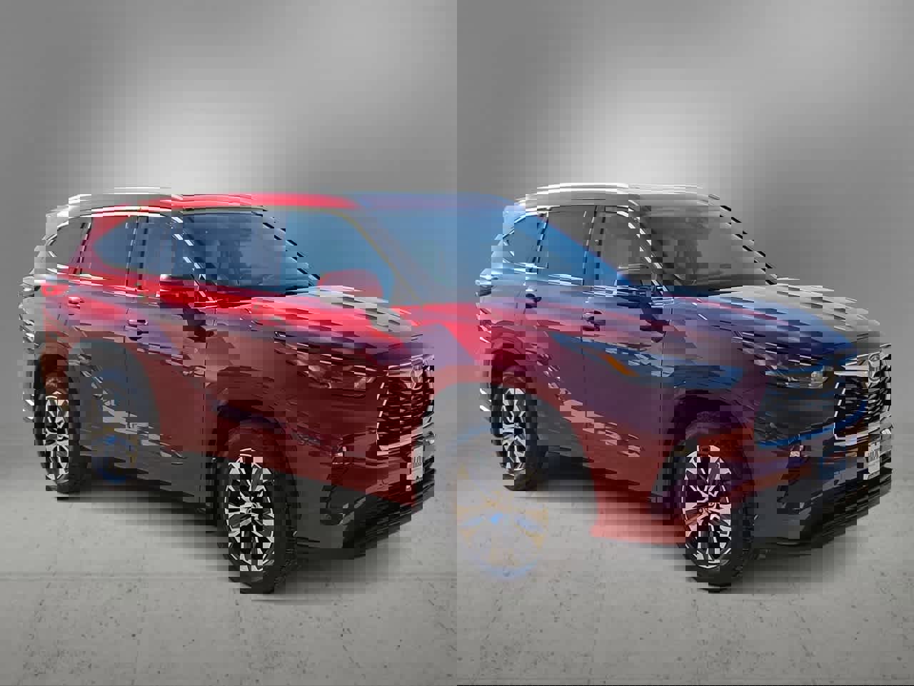 Used 2022 Toyota Highlander XLE image 2