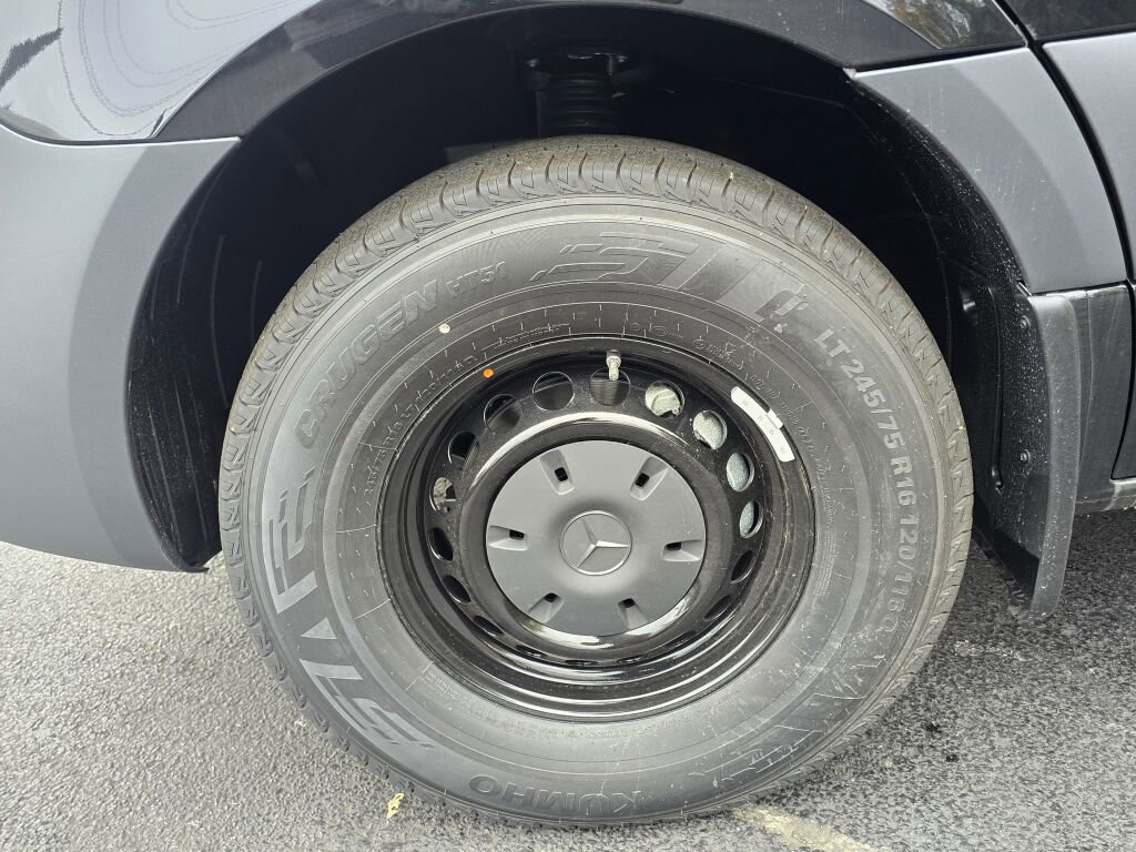 New 2025 Mercedes-Benz Sprinter 2500 image 10