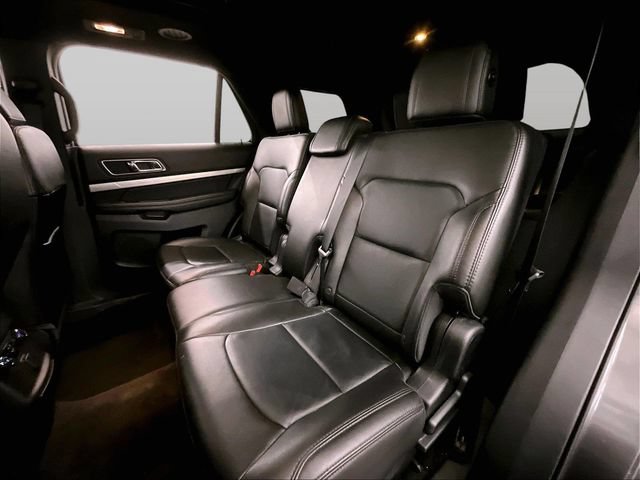 Used 2018 Ford Explorer XLT w/ Equipment Group 202A AWD/4WD image 26