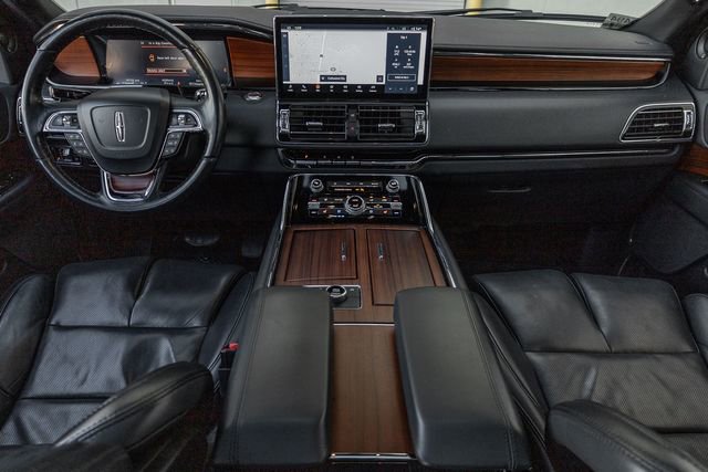 Used 2024 Lincoln Navigator Reserve AWD/4WD image 6