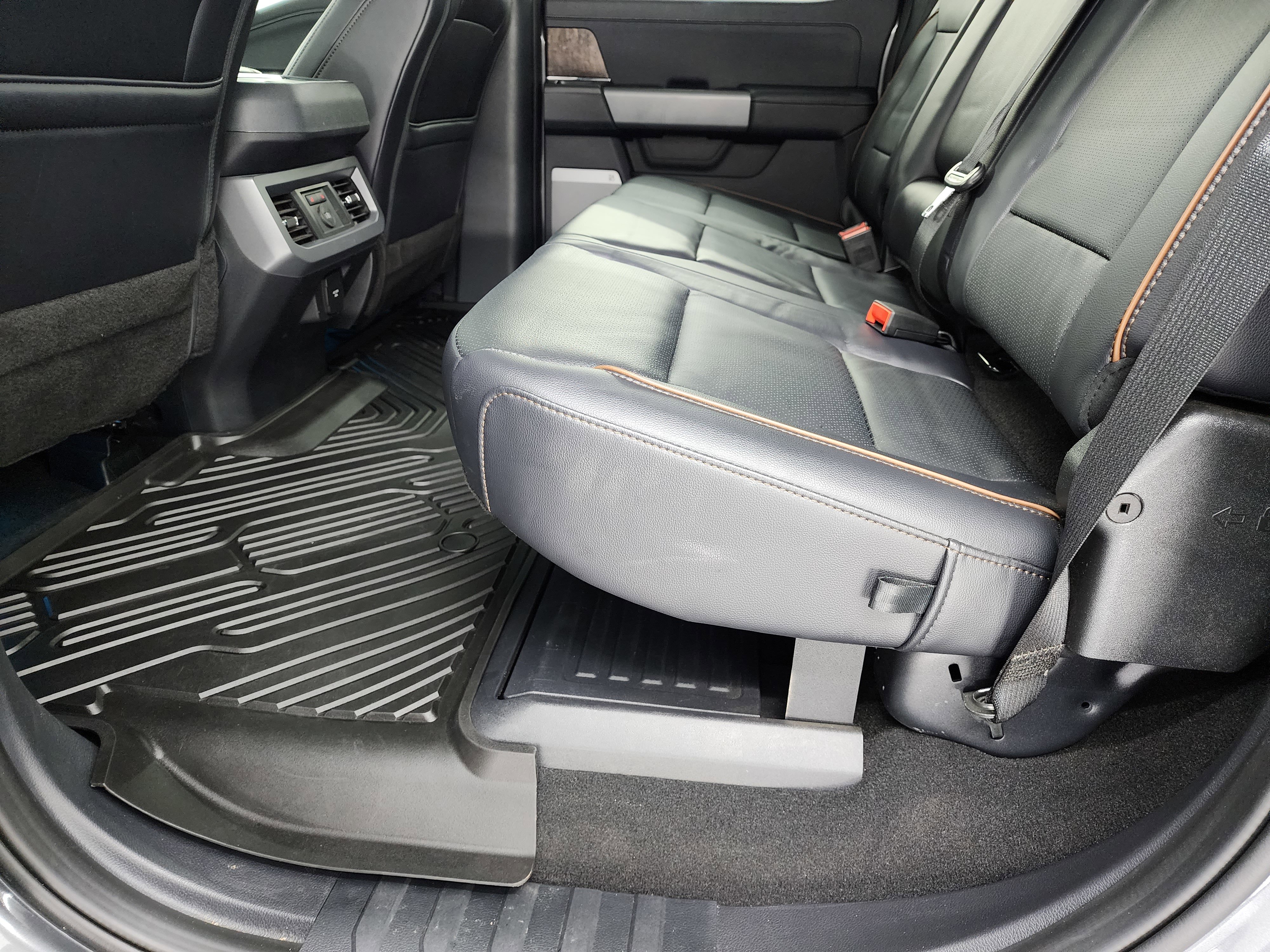 Used 2025 Ford F350 Lariat w/ Lariat Ultimate Package image 35