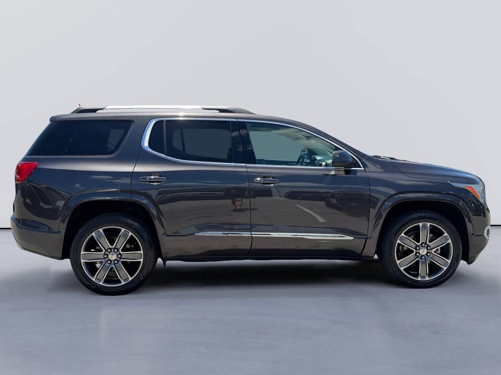 Used 2017 GMC Acadia Denali w/ Technology Package FWD video 2