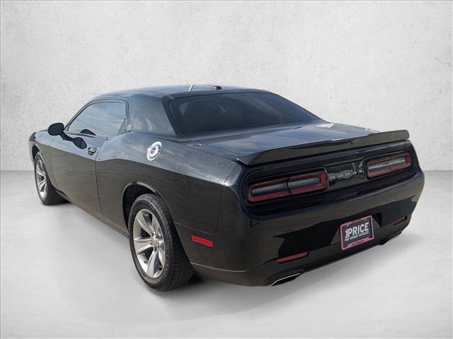 Used 2022 Dodge Challenger SXT image 8