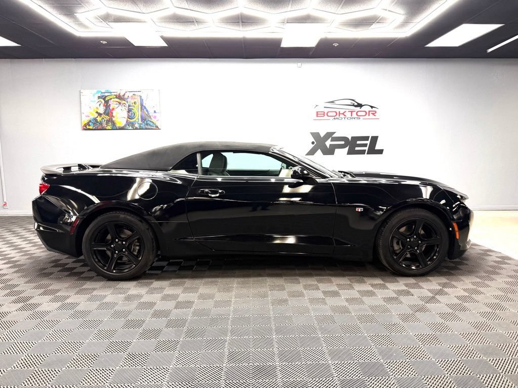Used 2023 Chevrolet Camaro LT RWD image 17