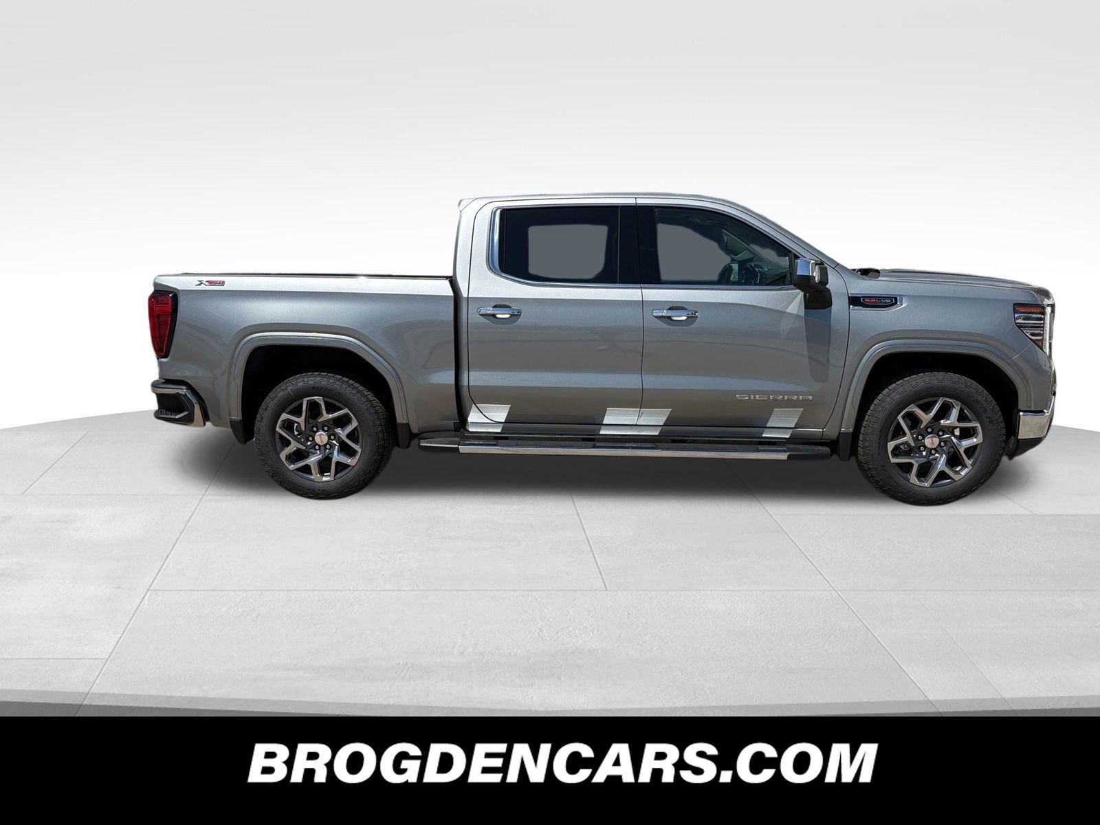 New 2026 GMC Sierra 1500 SLT w/ SLT Premium Plus Package AWD/4WD image 2
