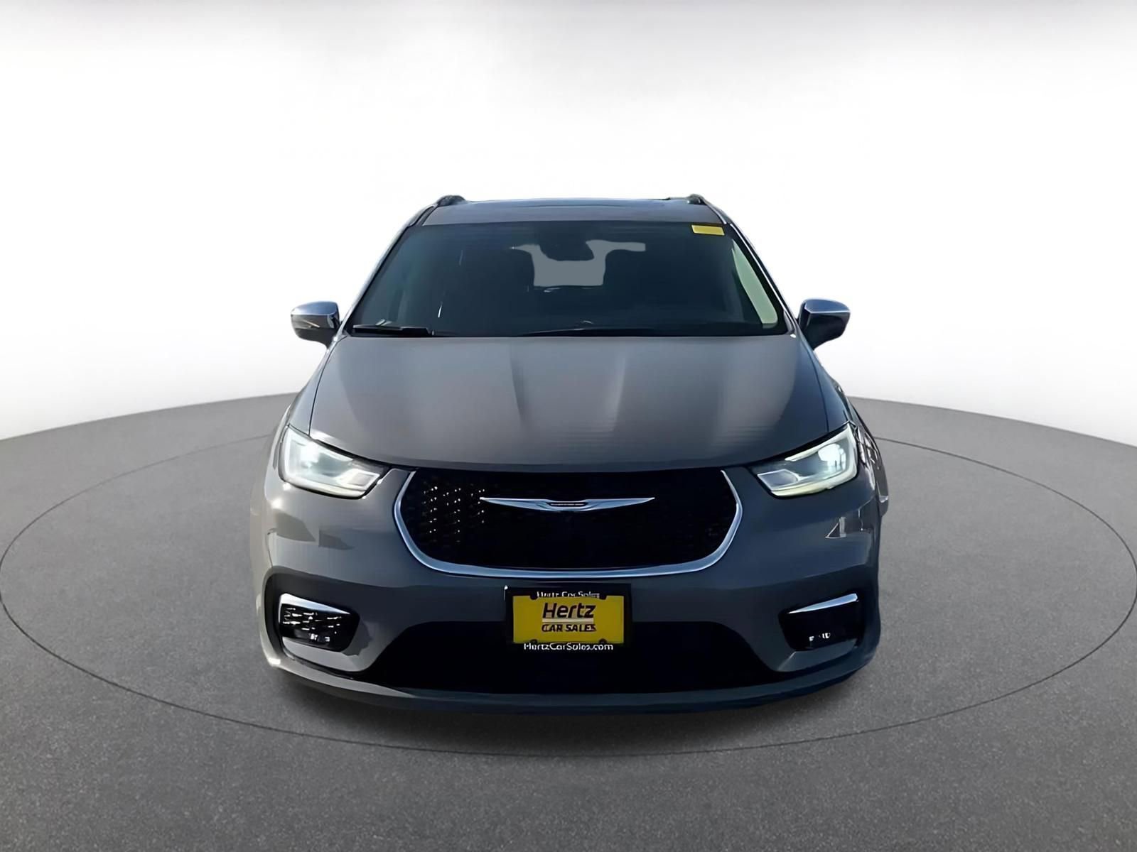 Used 2022 Chrysler Pacifica Limited FWD image 4