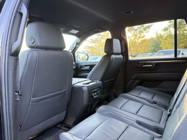Used 2025 Chevrolet Tahoe LT AWD/4WD image 12