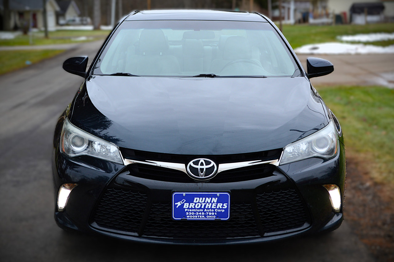 Used 2015 Toyota Camry XSE image 2