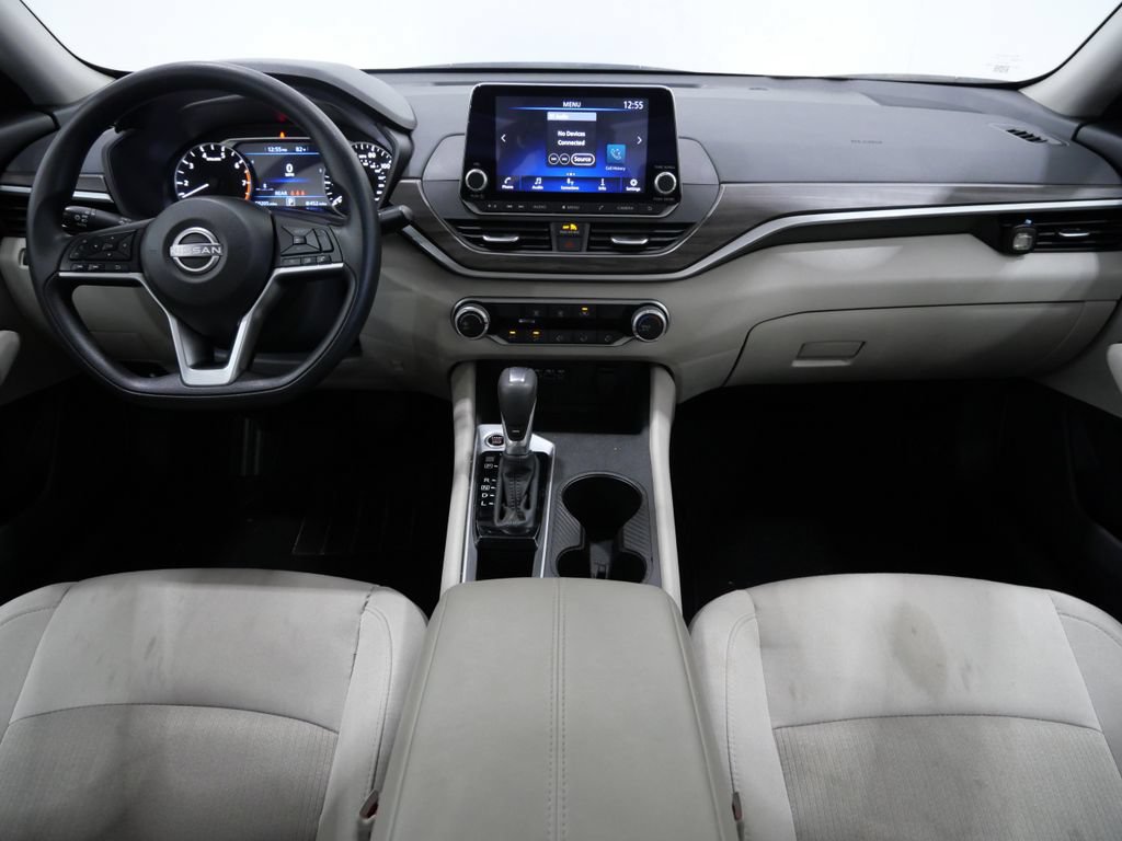 Used 2025 Nissan Altima 2.5 SV FWD image 9