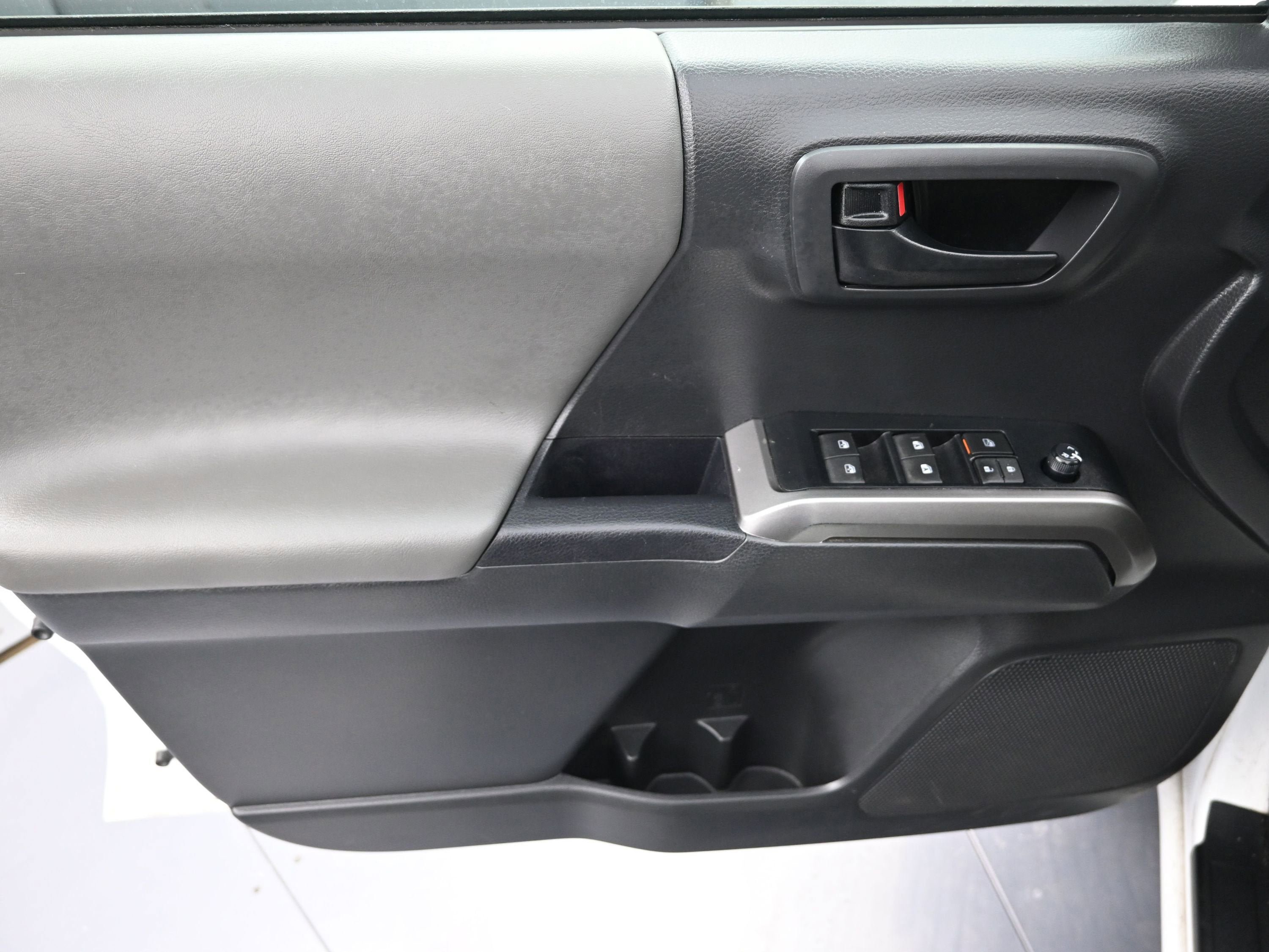 Used 2023 Toyota Tacoma SR5 w/ Technology Package image 24