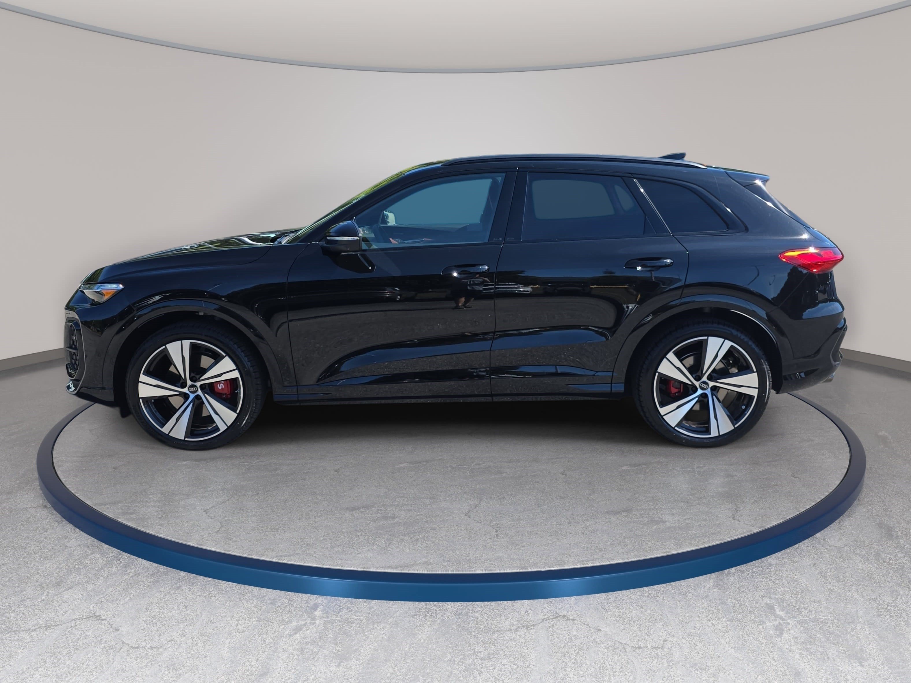 New 2026 Audi SQ5 Prestige AWD/4WD image 8