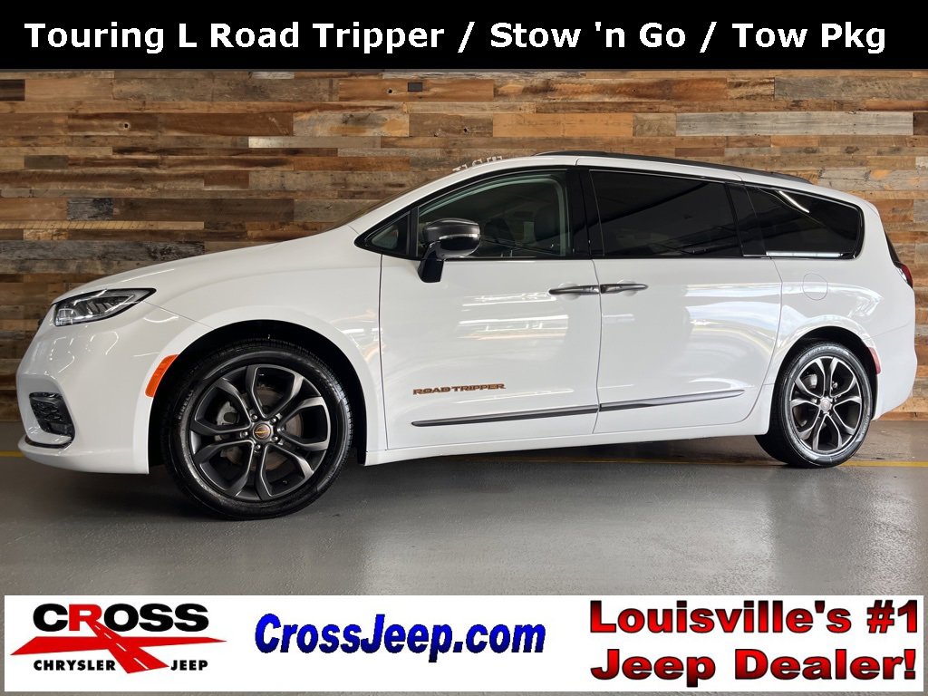 Used 2024 Chrysler Pacifica Touring-L w/ Road Tripper Package