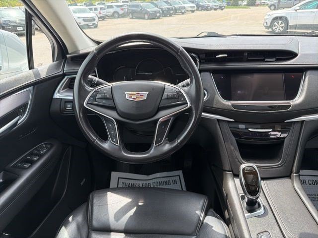 Used 2018 Cadillac XT5 Luxury w/ Driver Awareness Package AWD/4WD image 23