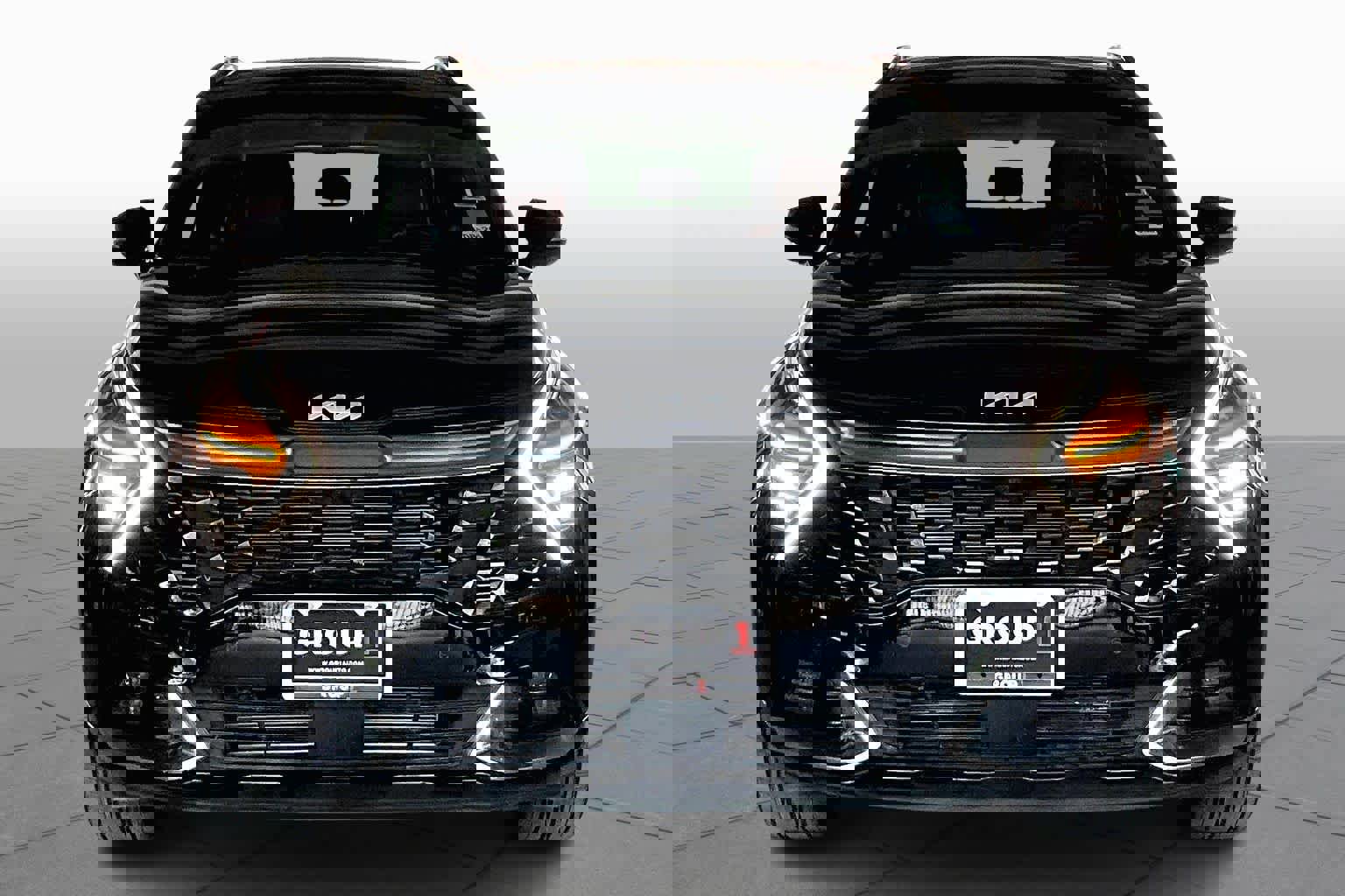 Used 2025 Kia Sportage SX image 3