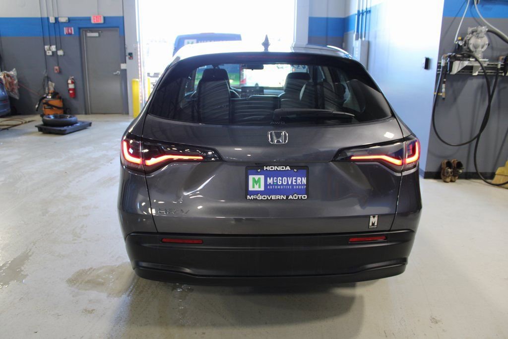 Used 2023 Honda HR-V LX image 42