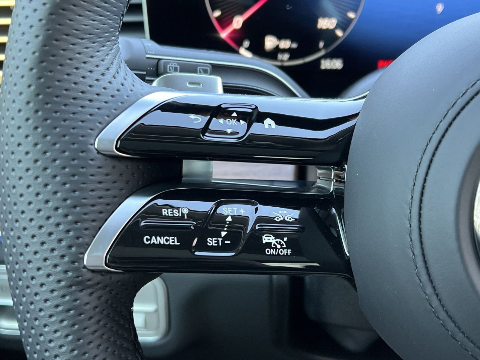 New 2026 Mercedes-Benz GLS 450 GLS 450 image 32