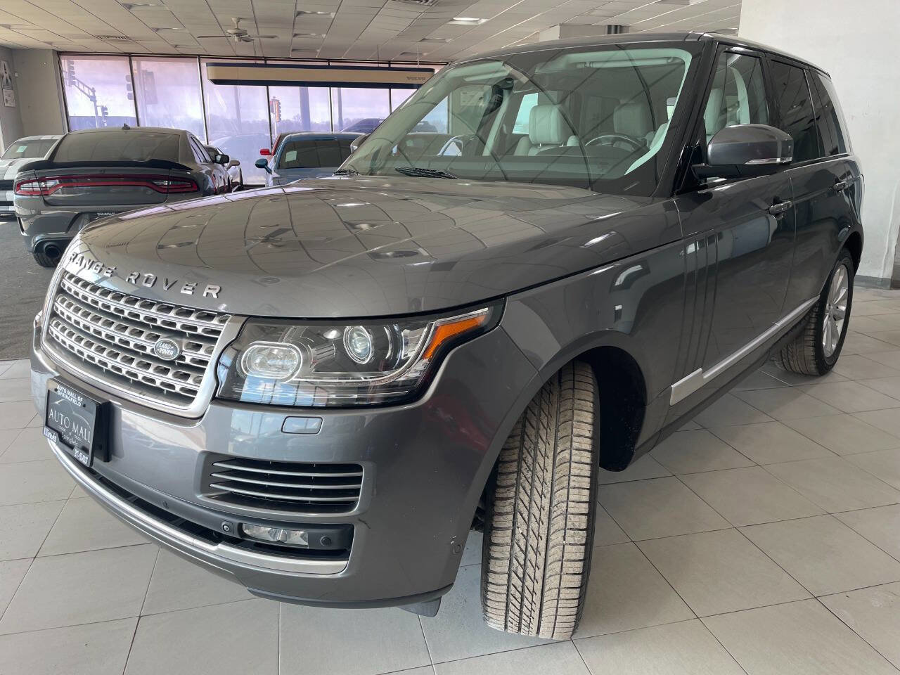 Used 2015 Land Rover Range Rover HSE image 3