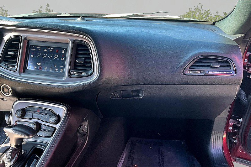 Used 2019 Dodge Challenger SXT image 24