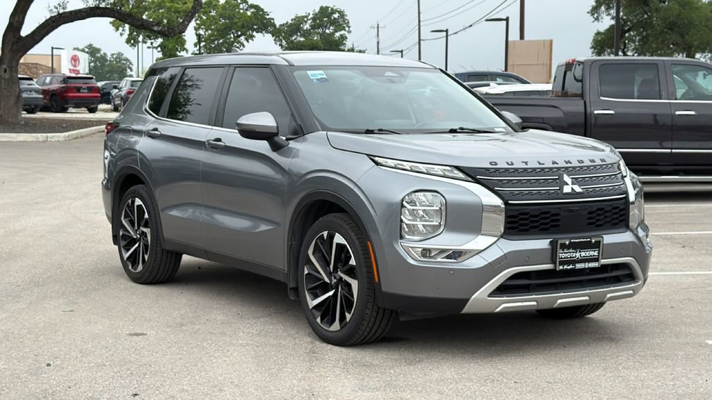 Used 2024 Mitsubishi Outlander SE FWD image 3