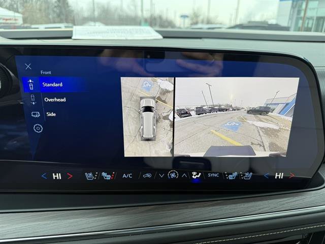 Used 2025 Chevrolet Suburban Premier image 21