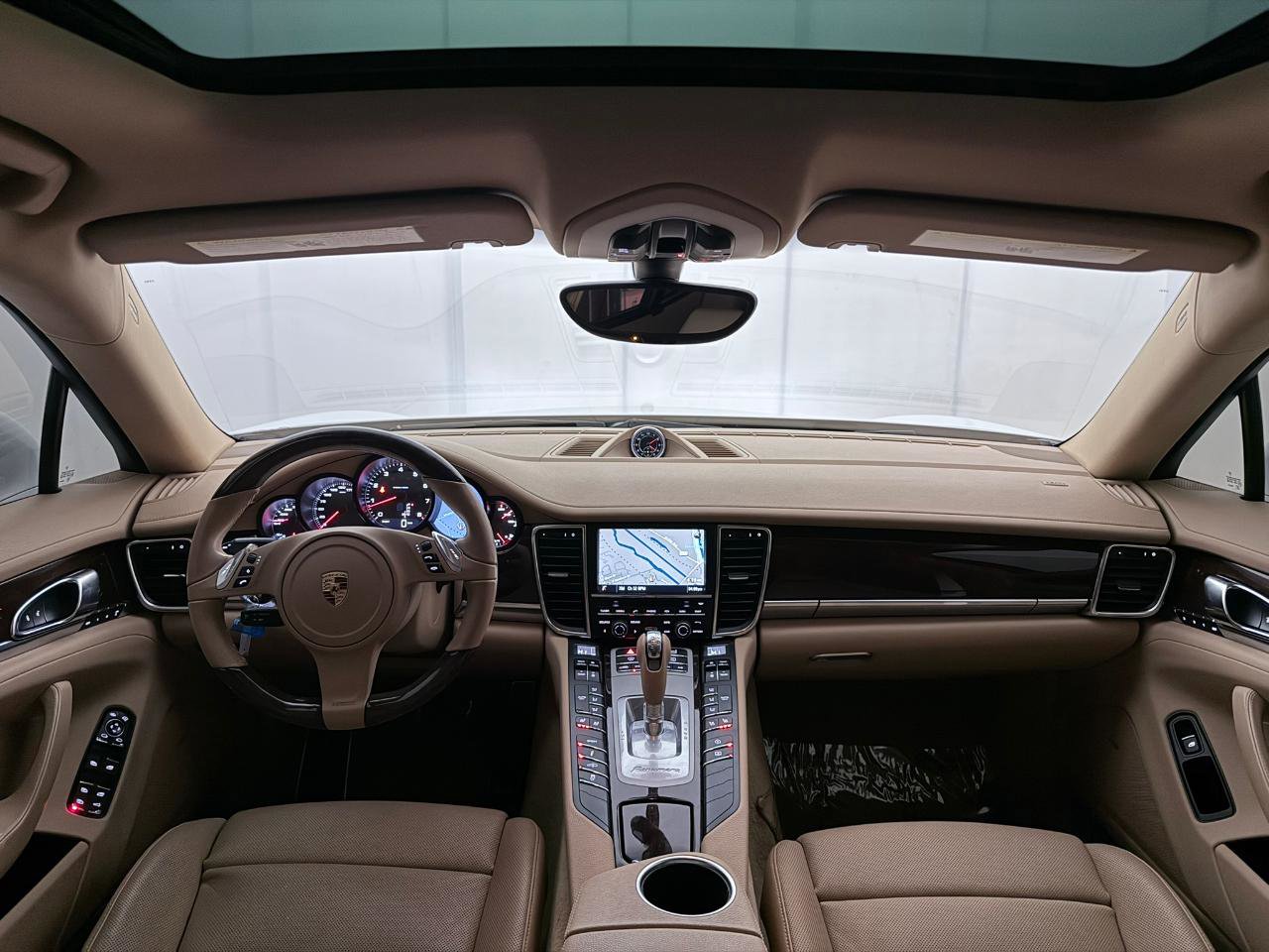Used 2014 Porsche Panamera 4 image 28