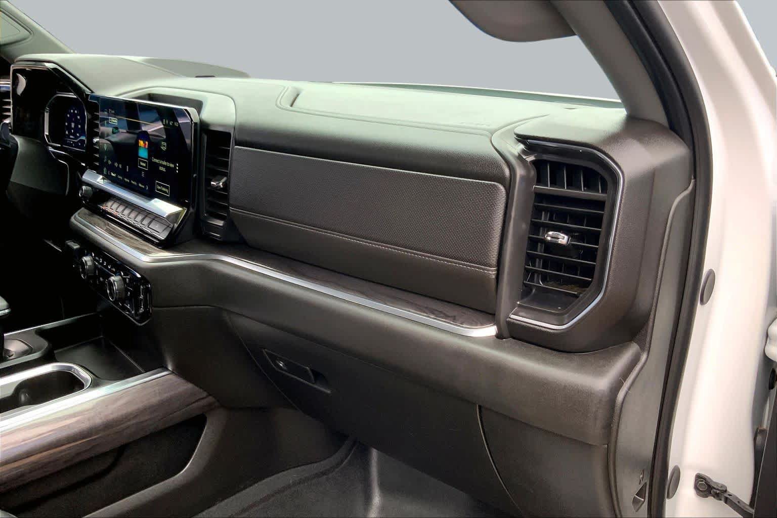 Used 2024 Chevrolet Silverado 1500 LTZ w/ Technology Package AWD/4WD image 19