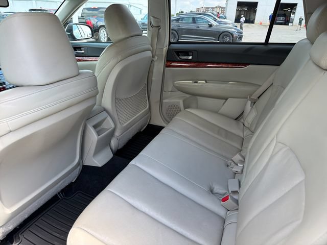 Used 2010 Subaru Outback 2.5i Limited AWD/4WD image 35