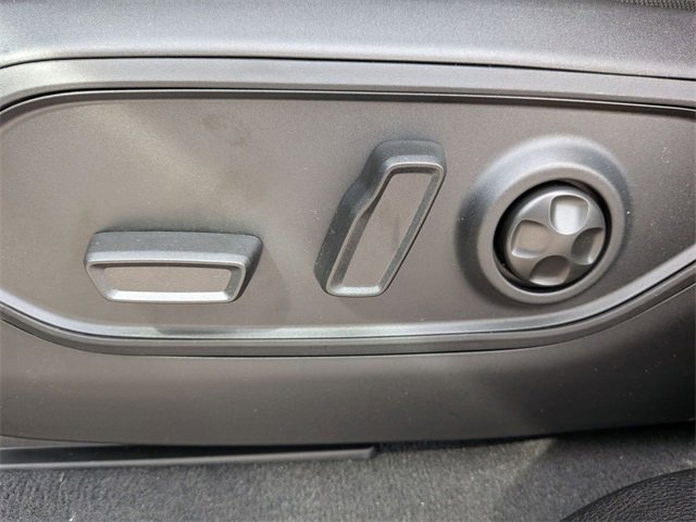 New 2025 Jeep Grand Cherokee Altitude image 13