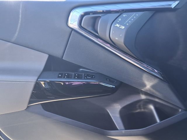 Used 2025 BMW X3 M50 w/ Premium Package image 21