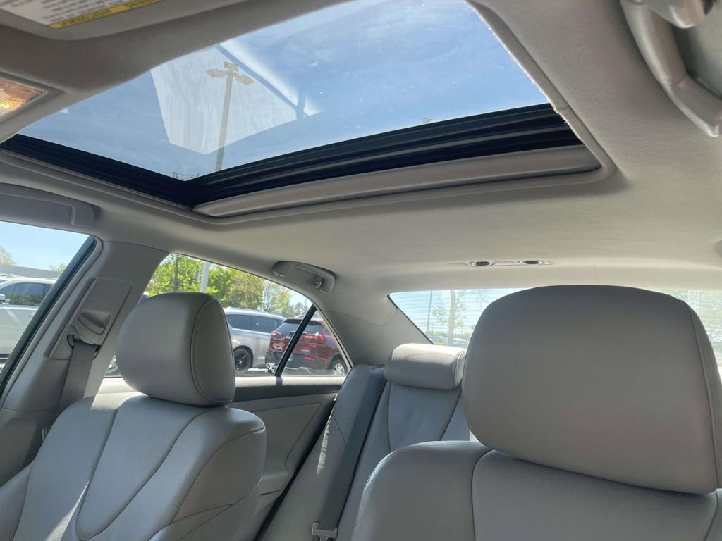 Used 2010 Toyota Camry Hybrid image 15