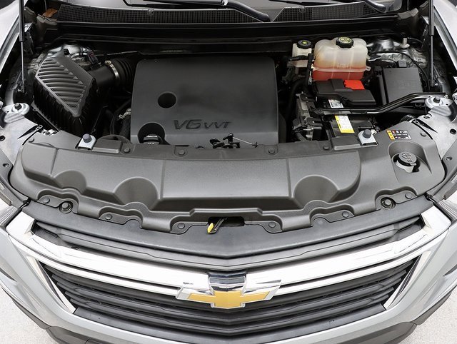 Used 2023 Chevrolet Traverse LS image 29